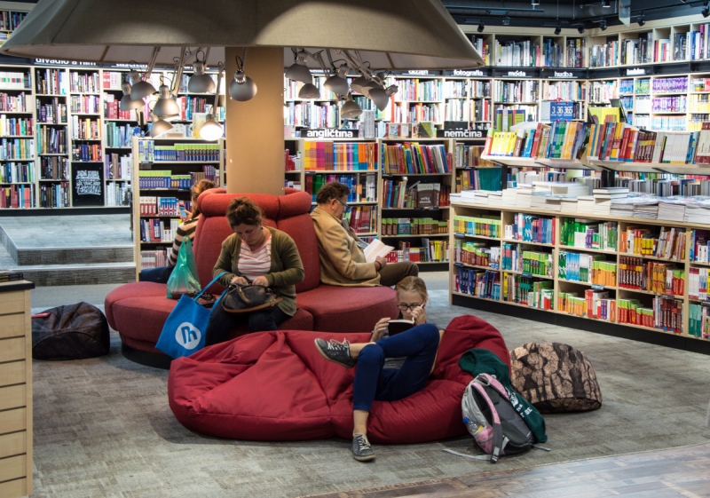 vente-LA CADIERE D AZUR-min_books_bookstore_book_reader_readers_reading_shop_sale_books-849006
